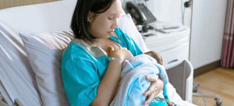 breast-feeding-Niebieskie-Pudełko
